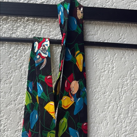 Vintage 1993 Looney Tunes Mania Christmas Lights Neck Tie - Picture 2 of 6